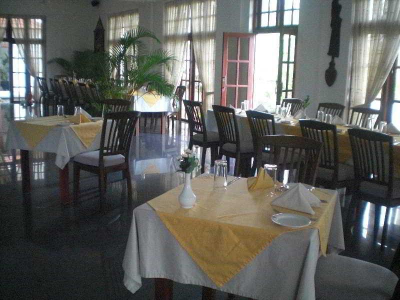 Hotel Yapahuwa Paradise מראה חיצוני תמונה